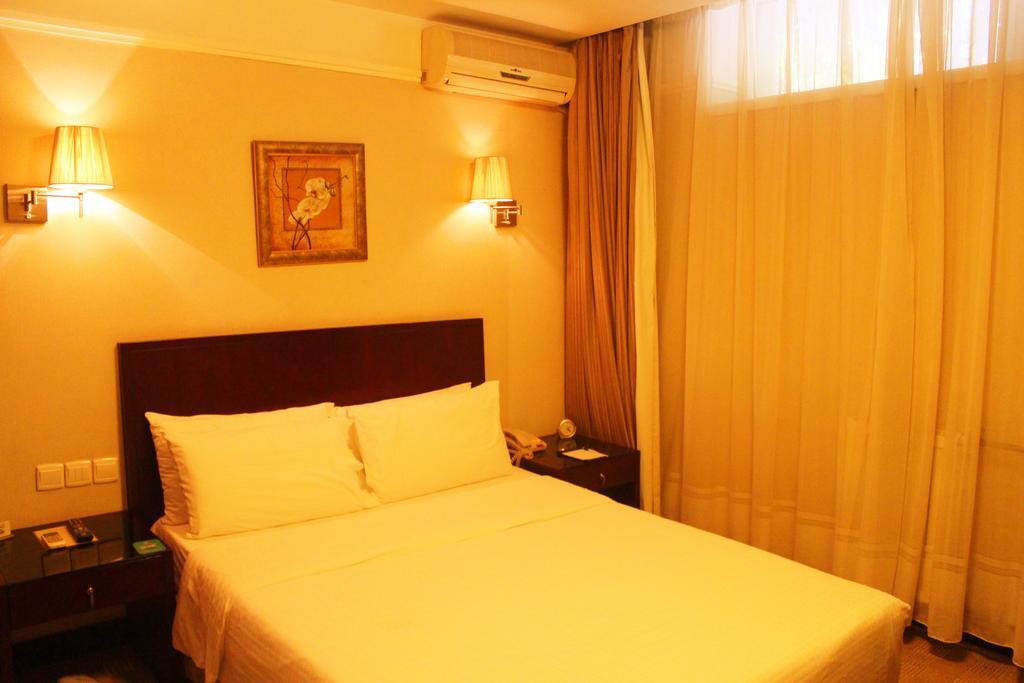Days Forbidden Hotel